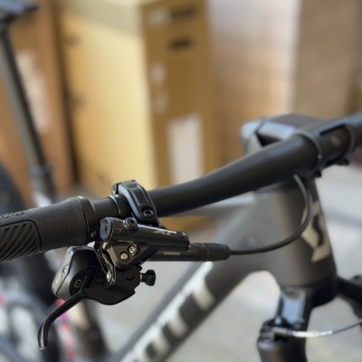 BICICLETA SCOTT SPARK RC TEAM - PRETO CARBON