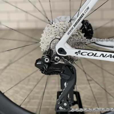 BICICLETA ESTRADA COLNAGO V3 DISC 105 Di2