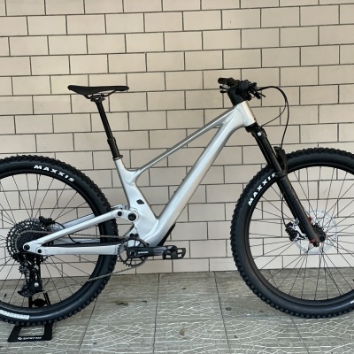 BICICLETA SCOTT GENIUS 940 - 2024