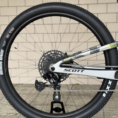 BICICLETA SCOTT SPARK RC COMP - 2025