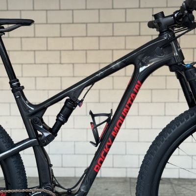 BICICLETA BTT ROCKY MOUNTAIN ELEMENT 950 RSL - CARBONO - USADA