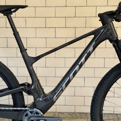 BICICLETA SCOTT SPARK RC TEAM ISSUE - PRETO/CARBONO