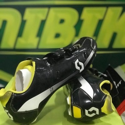 SAPATOS SCOTT ROAD TEAM ISSUE - Carbono - Preto/Branco/Amarelo RC
