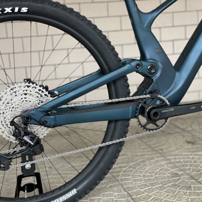 BICICLETA SCOTT GENIUS 930 - 2024