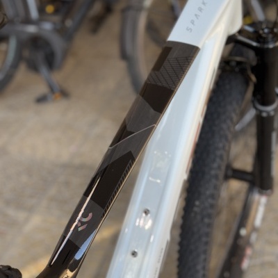 BICICLETA SCOTT SPARK RC TEAM - BRANCO CARBON