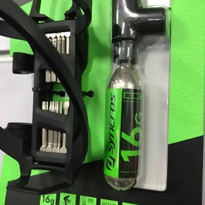 GRADE DE BIDON COM CO2 E FERRAMENTA SYNCROS BC MATCHBOX COUPE CAGE CO2