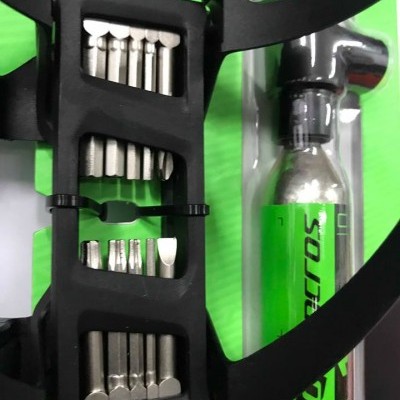 GRADE DE BIDON COM CO2 E FERRAMENTA SYNCROS BC MATCHBOX COUPE CAGE CO2