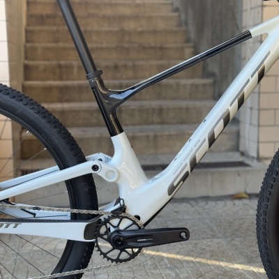 BICICLETA SCOTT SPARK RC TEAM - BRANCO CARBON