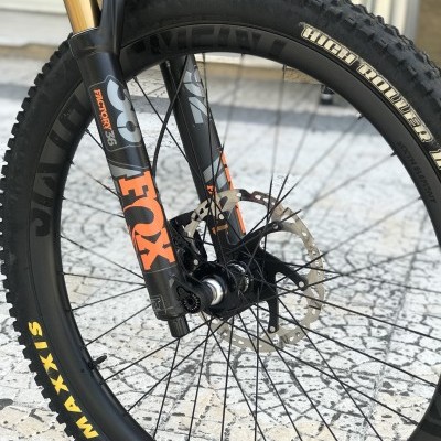 Bicicleta Scott genius 700 Tuned Carbono