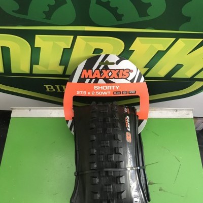PNEU MONTANHA MAXXIS SHORTY 27.5X2.50 WT 3C/EXO/TR 60TPI FLA
