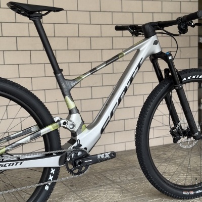 BICICLETA SCOTT SPARK RC COMP - 2025