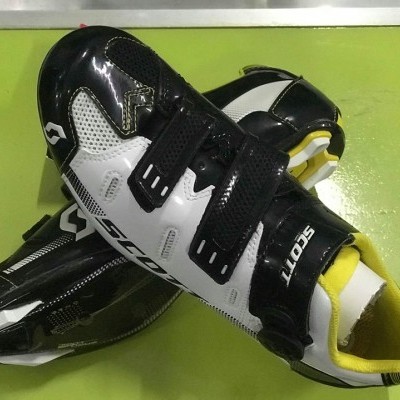 SAPATOS SCOTT ROAD TEAM ISSUE - Carbono - Preto/Branco/Amarelo RC