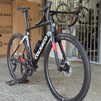 BICICLETA COLNAGO V4RS UAE EMIRATES