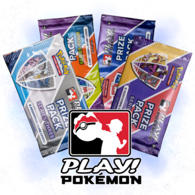 Pacotes de cartas Pokémon Play! Prize Pack em várias cores alinhados com o logotipo Play! Pokémon abaixo.