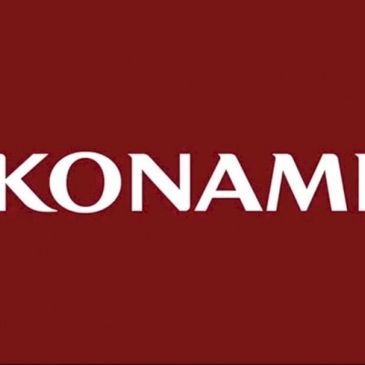 Logótipo KONAMI em letras brancas sobre fundo vermelho