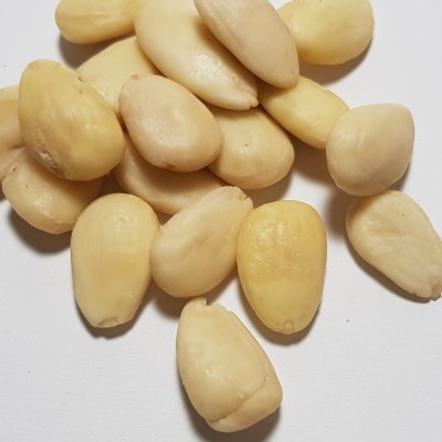 Amêndoa inteira sem pele