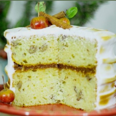 Bolo de maçã e nozes