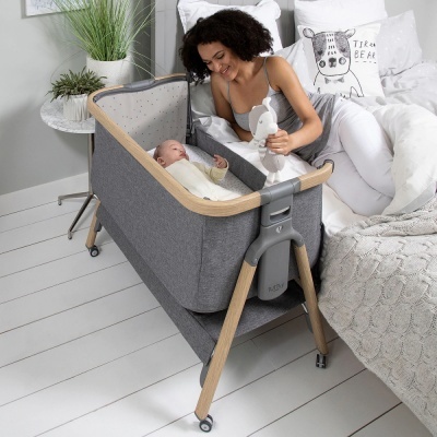 Berço baloiço de viagem Tutti Bambini CoZee Rocking Air Bedside Crib