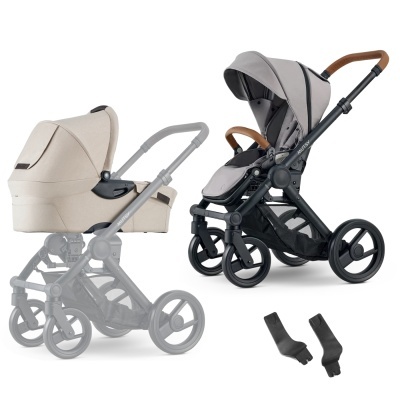 Carrinho de bebé cinza claro com estrutura preta e pega castanha