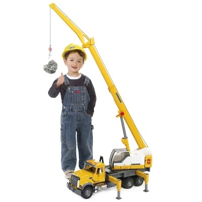 Camião guindaste Bruder Mack Granite Liebher Crane Truck (Escala 1:16)