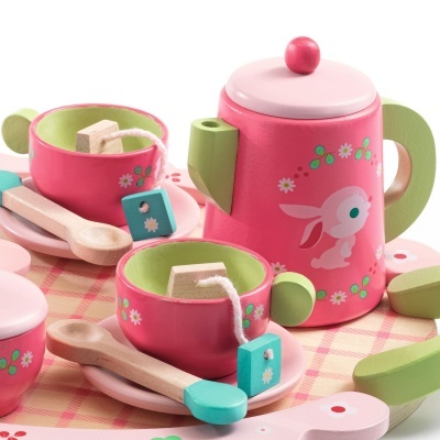 Cojunto de chá em madeira Djeco Lili Rose's tea and cake set