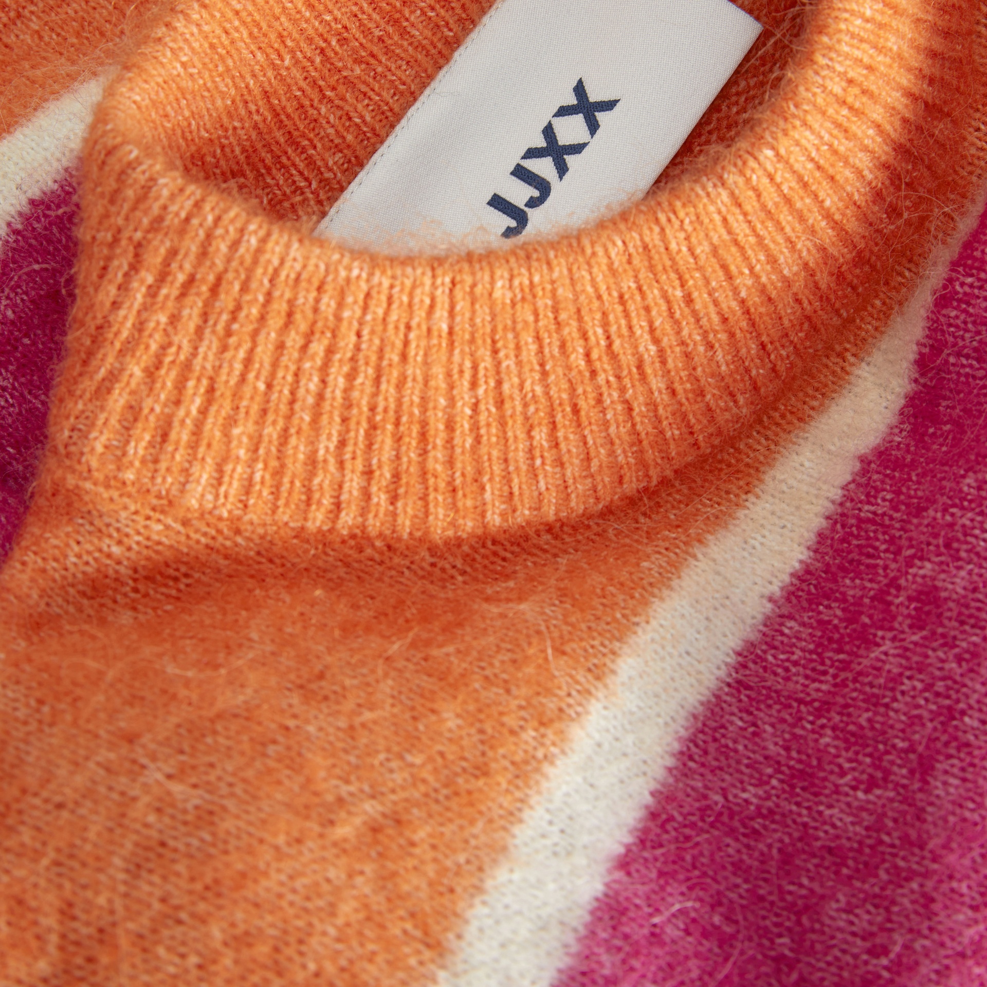 Suéter colorido de malha com etiqueta JJXX