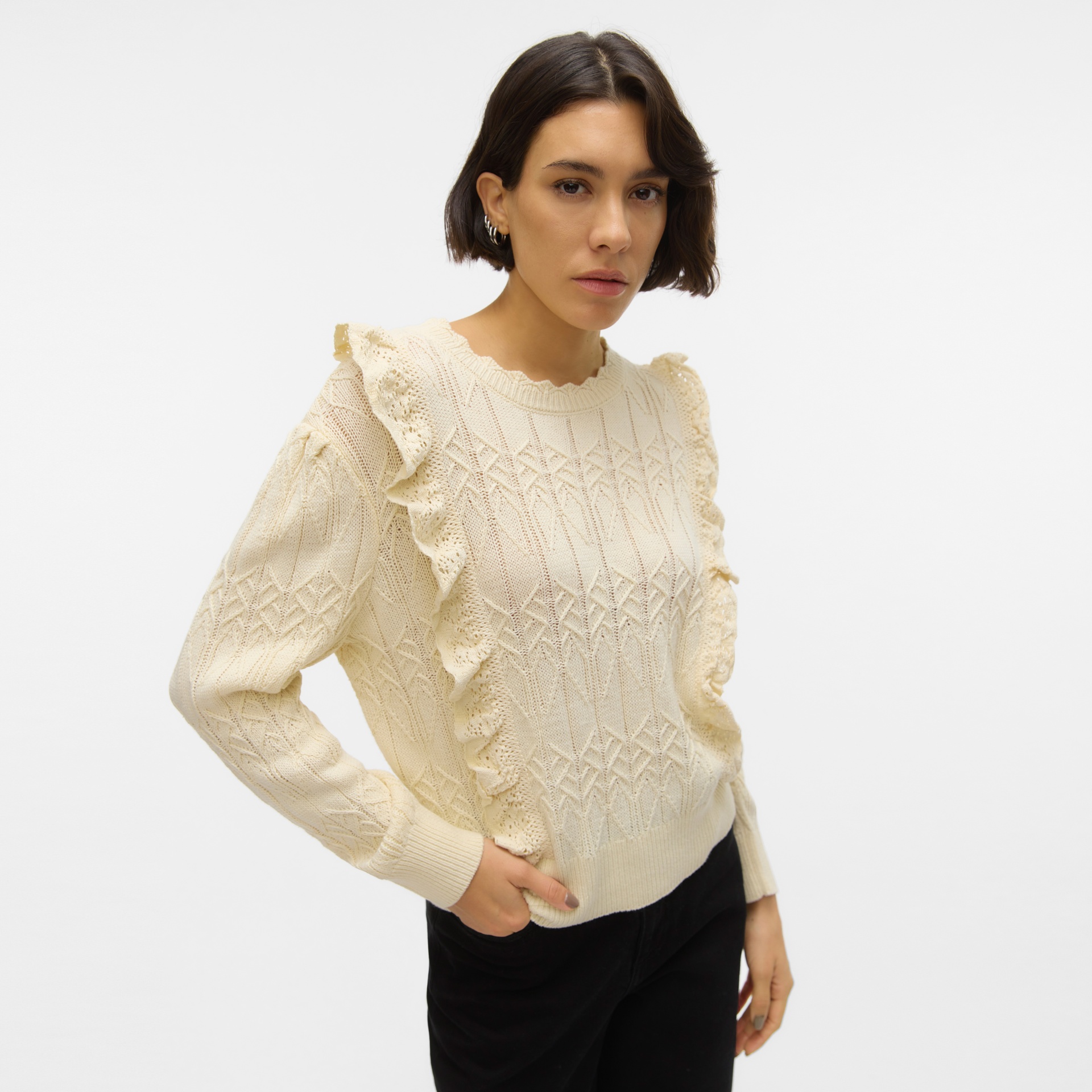 Camisola creme de malha com folhos e padrão trançado