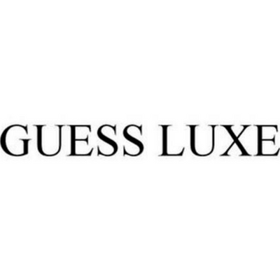 Logótipo preto da marca GUESS LUXE em fundo branco