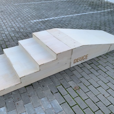 Deuce Stand Walk Ramp with Stairs