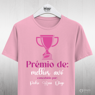 T-shirt rosa com design de troféu e texto premiando a melhor avó