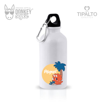 Garrafa branca de metal com decoração de dinossauro e palmeira e nome Miguel
