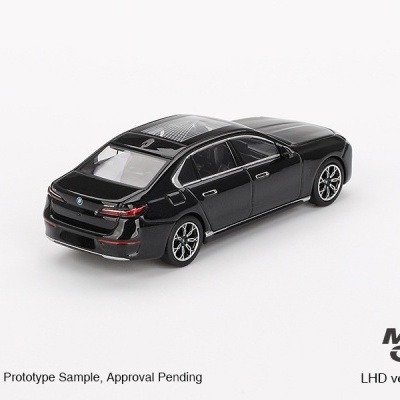 Diecast 1:64 BMW i7 xDrive60 Black Sapphire - Mini GT