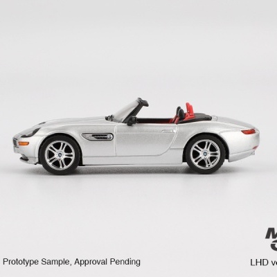 Diecast 1:64 BMW Z8 Silver - Mini GT