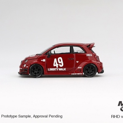 Miniatura de carro desportivo vermelho com número 49 e texto Liberty Walk