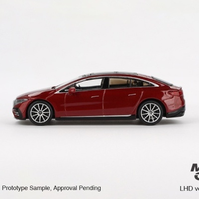 Diecast 1:64 Mercedes-Benz EQS 580 4MATIC Red Metallic - Mini GT