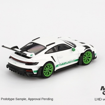 Carro de brinquedo Porsche GT3 RS branco com detalhes verdes e spoiler preto.