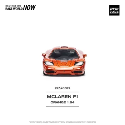 Miniatura de McLaren F1 laranja 1:64 vista frontal em fundo branco com texto