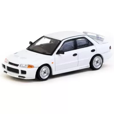 Miniatura de carro desportivo branco com quatro portas e spoiler