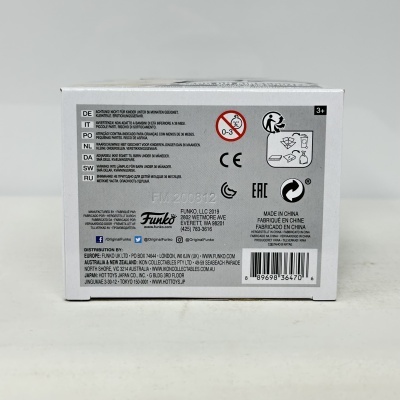 Caixa branca de produto Funko com informações e símbolos de segurança