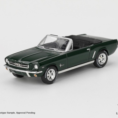 Diecast 1:64 Ford Mustang Convertible Highland Green 1964 - Mini GT