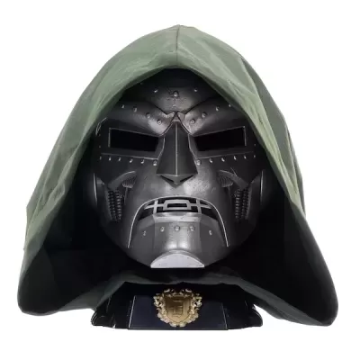 Réplica Capacete Marvel Legends Series 1/1 Doctor Doom Helmet Hasbro