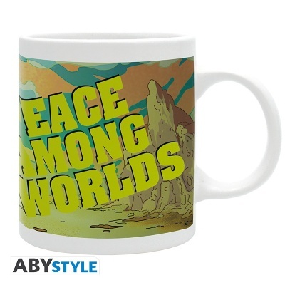 Caneca branca com texto amarelo 'PEACE AMONG WORLDS' e montanhas ilustradas.