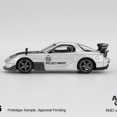 Diecast 1:64 Mazda RX7 (FD3S) Re-Amamiya Silver Metallic 2004 - Mini GT