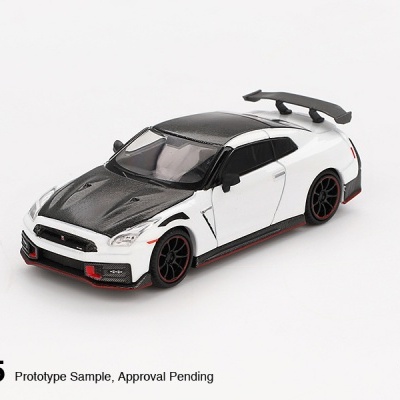 Diecast 1:64 Nissan GT-R Nismo 2024 Brilliant White Pearl  - Mini GT