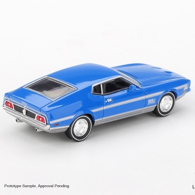 Miniatura de carro Ford Mustang Boss 302 azul com detalhes prateados