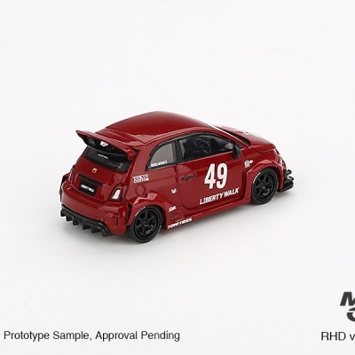 Miniatura de carro de corrida vermelho com número 49 em branco e texto LIBERTY WALK