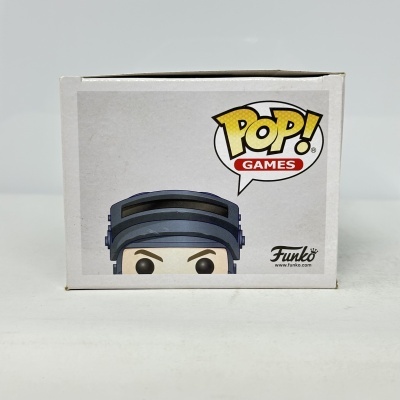 Caixa Funko Pop Games com figura de capacete azul escuro