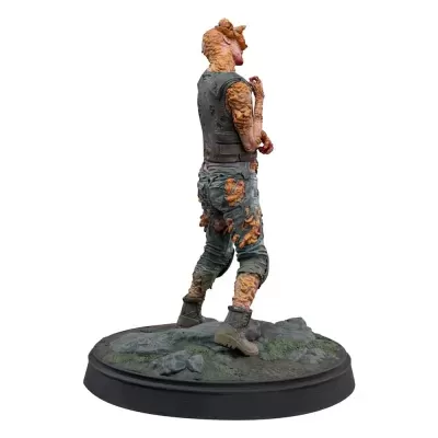 Figura The Last Of Us Part II Armored Clicker 22cm Dark Horse Deluxe