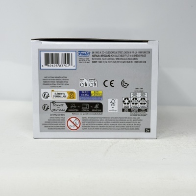 Parte traseira de embalagem branca com texto, código de barras e símbolos de reciclagem