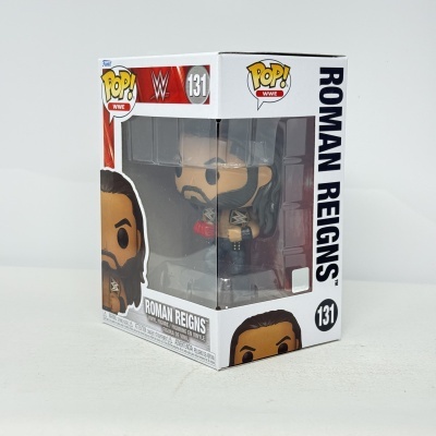 Funko Pop! WWE Roman Reigns número 131 em caixa branca com janela transparente